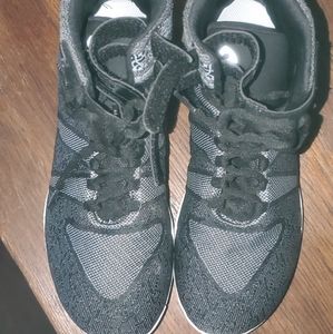Nfinity Black Titans